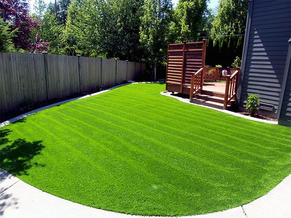 Synthetic turf for landscaping